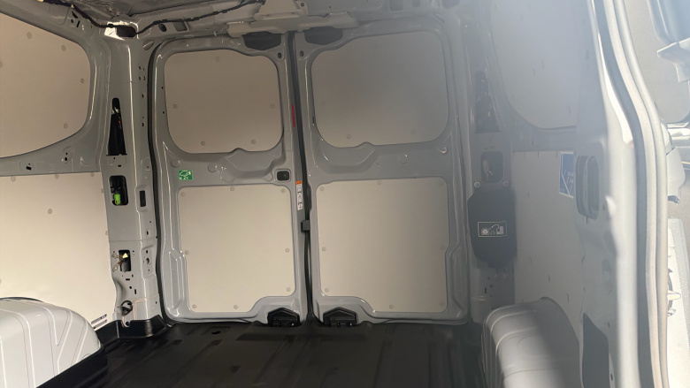 Ford Transit Custom E-320 L1 Rwd 100kW 65kWh H1 Van Limited Auto